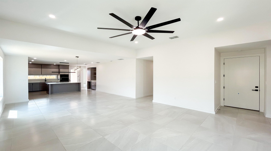 109 Balmorhea Dr., Laredo, Texas 78045, 4 Bedrooms Bedrooms, 6 Rooms Rooms,2 BathroomsBathrooms,Residential,For Sale,109 Balmorhea Dr.,20261643