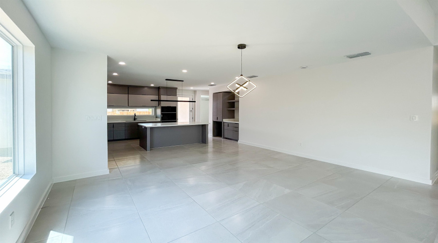 109 Balmorhea Dr., Laredo, Texas 78045, 4 Bedrooms Bedrooms, 6 Rooms Rooms,2 BathroomsBathrooms,Residential,For Sale,109 Balmorhea Dr.,20261643