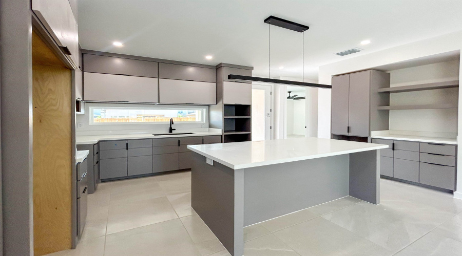 109 Balmorhea Dr., Laredo, Texas 78045, 4 Bedrooms Bedrooms, 6 Rooms Rooms,2 BathroomsBathrooms,Residential,For Sale,109 Balmorhea Dr.,20261643