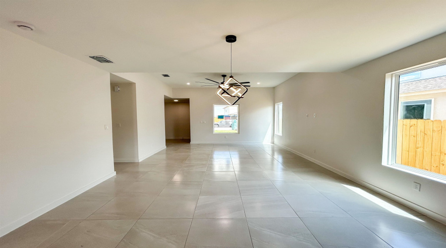 109 Balmorhea Dr., Laredo, Texas 78045, 4 Bedrooms Bedrooms, 6 Rooms Rooms,2 BathroomsBathrooms,Residential,For Sale,109 Balmorhea Dr.,20261643