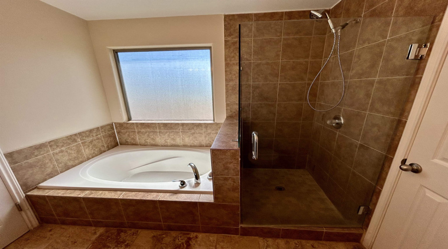 11126 Capistran Lp, Laredo, Texas 78045-7131, 4 Bedrooms Bedrooms, 8 Rooms Rooms,2 BathroomsBathrooms,Residential,For Sale,11126 Capistran Lp,20261644