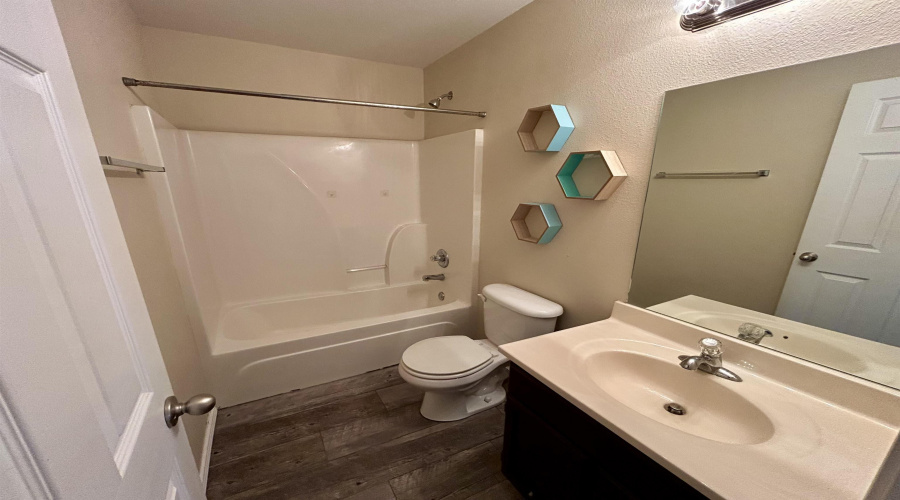 11126 Capistran Lp, Laredo, Texas 78045-7131, 4 Bedrooms Bedrooms, 8 Rooms Rooms,2 BathroomsBathrooms,Residential,For Sale,11126 Capistran Lp,20261644