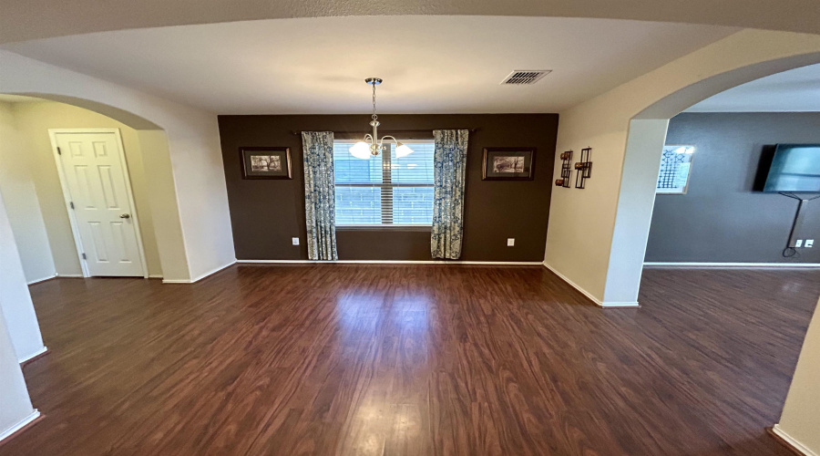 11126 Capistran Lp, Laredo, Texas 78045-7131, 4 Bedrooms Bedrooms, 8 Rooms Rooms,2 BathroomsBathrooms,Residential,For Sale,11126 Capistran Lp,20261644