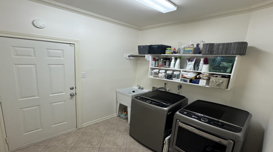 102 Cardinal Ln, Laredo, Texas 78045, 3 Bedrooms Bedrooms, 8 Rooms Rooms,2 BathroomsBathrooms,Residential,For Sale,102 Cardinal Ln,20260311