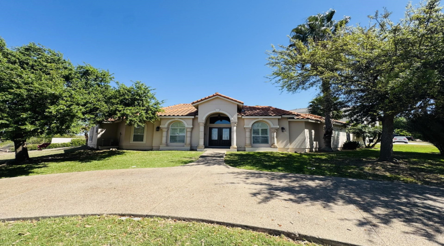 102 Cardinal Ln, Laredo, Texas 78045, 3 Bedrooms Bedrooms, 8 Rooms Rooms,2 BathroomsBathrooms,Residential,For Sale,102 Cardinal Ln,20260311