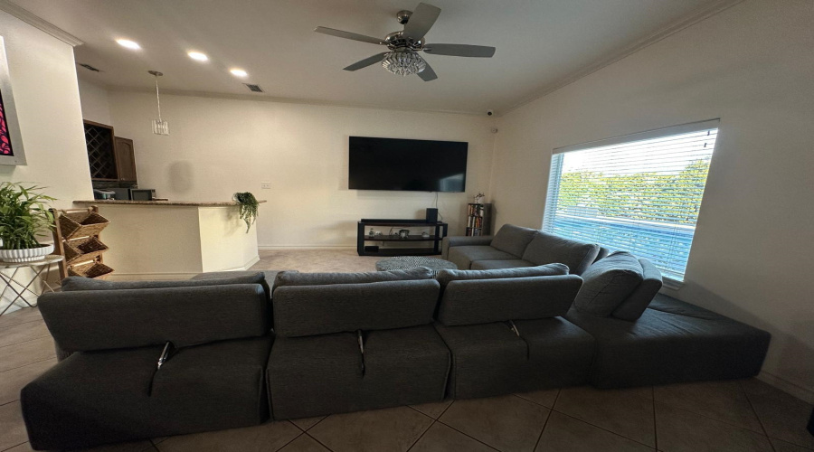 102 Cardinal Ln, Laredo, Texas 78045, 3 Bedrooms Bedrooms, 8 Rooms Rooms,2 BathroomsBathrooms,Residential,For Sale,102 Cardinal Ln,20260311