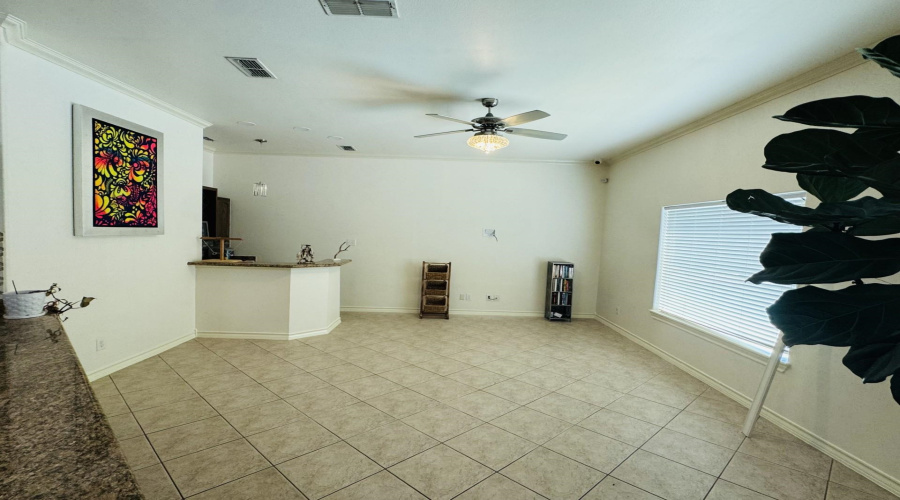 102 Cardinal Ln, Laredo, Texas 78045, 3 Bedrooms Bedrooms, 8 Rooms Rooms,2 BathroomsBathrooms,Residential,For Sale,102 Cardinal Ln,20260311