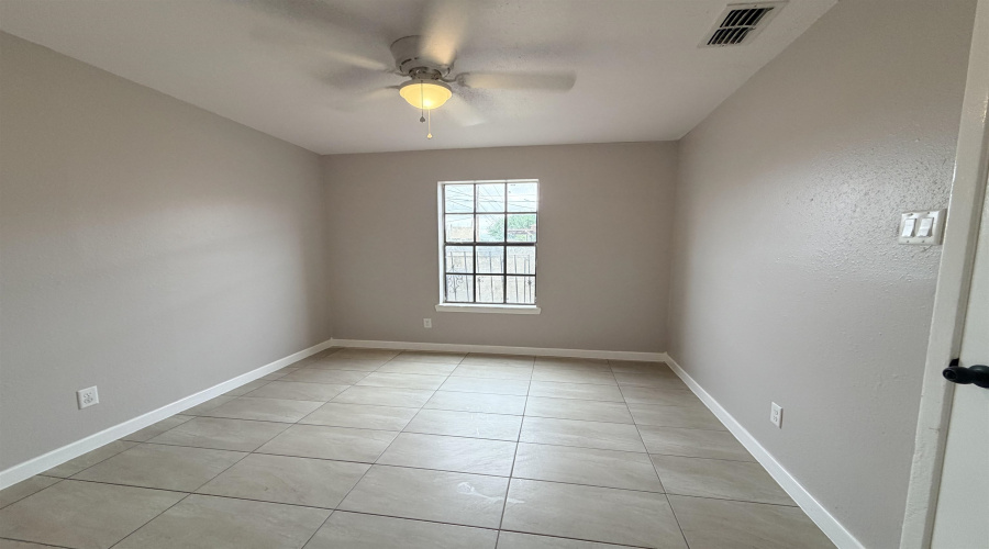 2603 Palo Blanco St, Laredo, Texas 78046, 2 Bedrooms Bedrooms, 2 Rooms Rooms,1 BathroomBathrooms,Residential,For Rent,2603 Palo Blanco St,20261649