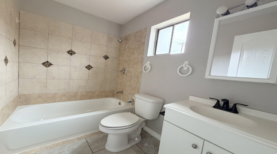 2603 Palo Blanco St, Laredo, Texas 78046, 2 Bedrooms Bedrooms, 2 Rooms Rooms,1 BathroomBathrooms,Residential,For Rent,2603 Palo Blanco St,20261650