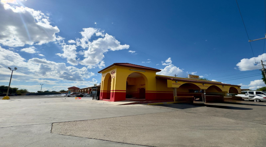 666 Prada-Machin Dr, Laredo, Texas 78046, 1 Room Rooms,1 BathroomBathrooms,Commercial retail/office,For Rent,666 Prada-Machin Dr,20261661