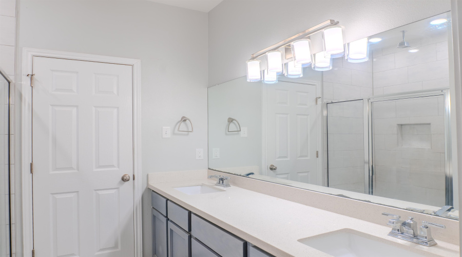 3215 Charolais Dr., Laredo, Texas 78046, 3 Bedrooms Bedrooms, 5 Rooms Rooms,2 BathroomsBathrooms,Residential,For Sale,3215 Charolais Dr.,20260238