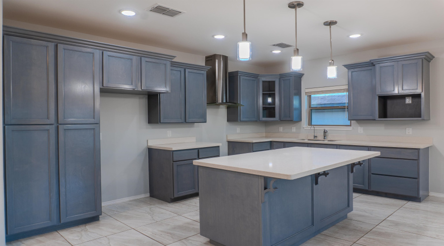 3215 Charolais Dr., Laredo, Texas 78046, 3 Bedrooms Bedrooms, 5 Rooms Rooms,2 BathroomsBathrooms,Residential,For Sale,3215 Charolais Dr.,20260238