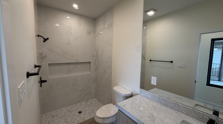 1108 Hebilla Ct., Laredo, Texas 78046, 4 Bedrooms Bedrooms, 6 Rooms Rooms,3 BathroomsBathrooms,Residential,For Sale,1108 Hebilla Ct.,20261652