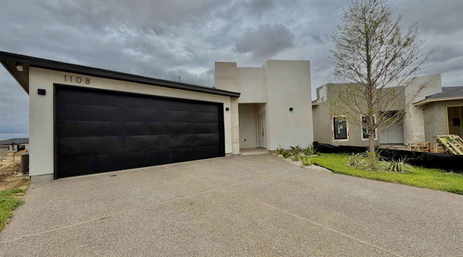 1108 Hebilla Ct., Laredo, Texas 78046, 4 Bedrooms Bedrooms, 6 Rooms Rooms,3 BathroomsBathrooms,Residential,For Sale,1108 Hebilla Ct.,20261652