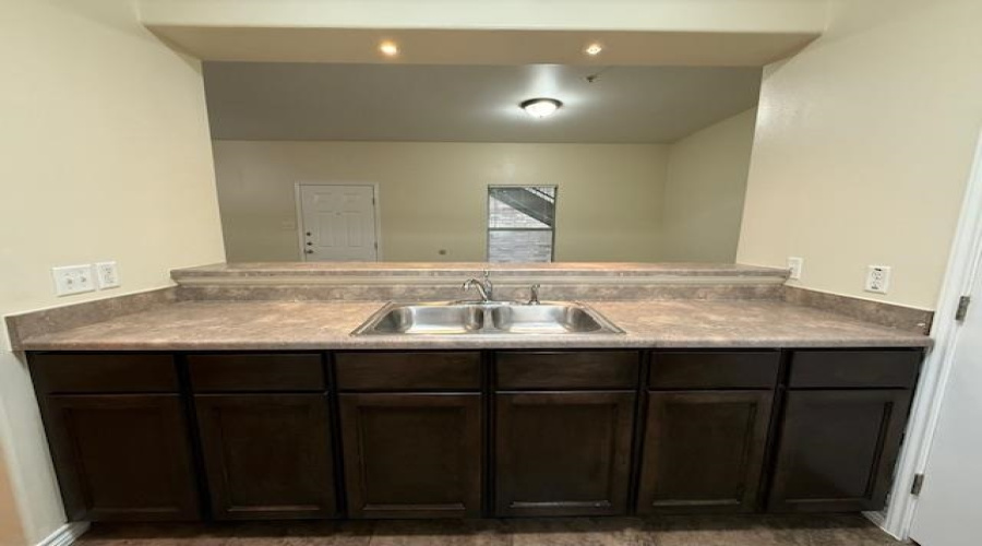 1204 E Lyon St, Laredo, Texas 78040-0000, 2 Bedrooms Bedrooms, 4 Rooms Rooms,1 BathroomBathrooms,Residential,For Rent,1204 E Lyon St,20261653