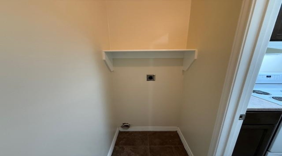 1204 E Lyon St, Laredo, Texas 78040-0000, 2 Bedrooms Bedrooms, 4 Rooms Rooms,1 BathroomBathrooms,Residential,For Rent,1204 E Lyon St,20261653