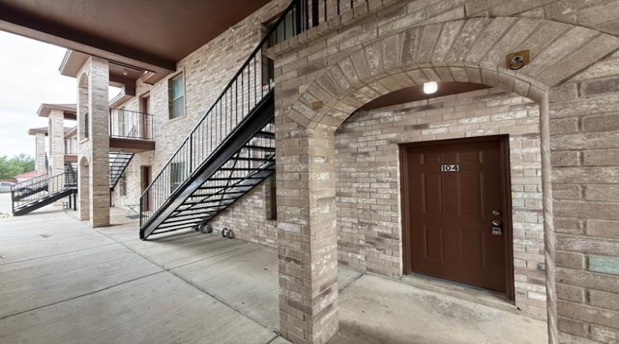 1204 E Lyon St, Laredo, Texas 78040-0000, 2 Bedrooms Bedrooms, 4 Rooms Rooms,1 BathroomBathrooms,Residential,For Rent,1204 E Lyon St,20261653