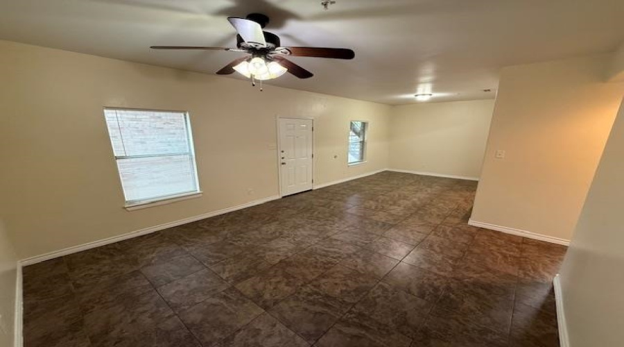 1204 E Lyon St, Laredo, Texas 78040-0000, 2 Bedrooms Bedrooms, 4 Rooms Rooms,1 BathroomBathrooms,Residential,For Rent,1204 E Lyon St,20261653