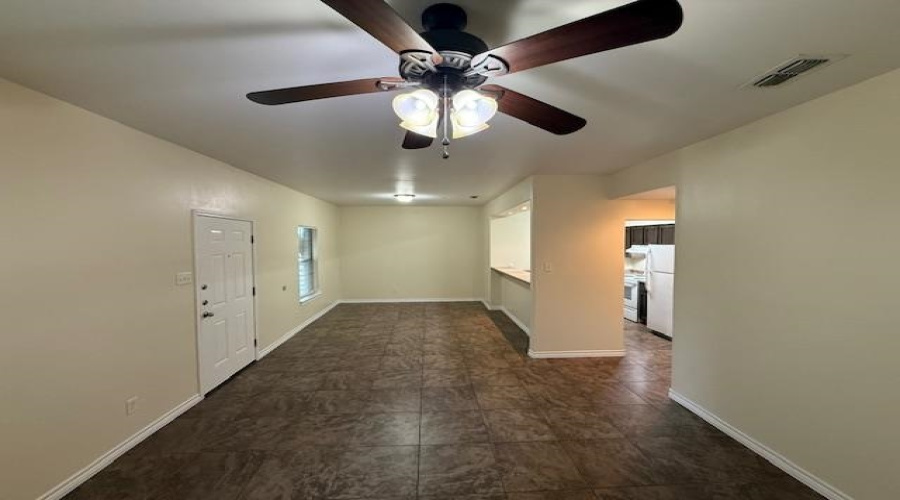 1204 E Lyon St, Laredo, Texas 78040-0000, 2 Bedrooms Bedrooms, 4 Rooms Rooms,1 BathroomBathrooms,Residential,For Rent,1204 E Lyon St,20261653