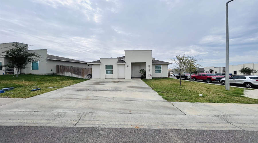 2201 Mango Rd., LAREDO, Texas 78046, 3 Bedrooms Bedrooms, 3 Rooms Rooms,2 BathroomsBathrooms,Residential,For Sale,2201 Mango Rd.,20261654