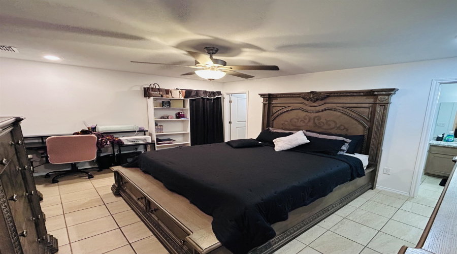 2201 Mango Rd., LAREDO, Texas 78046, 3 Bedrooms Bedrooms, 3 Rooms Rooms,2 BathroomsBathrooms,Residential,For Sale,2201 Mango Rd.,20261654