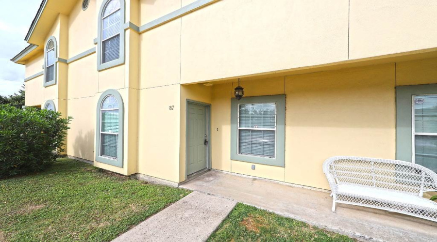 1000 Ranchway Dr, Laredo, Texas 78045, 3 Bedrooms Bedrooms, 7 Rooms Rooms,3 BathroomsBathrooms,Residential,For Sale,1000 Ranchway Dr,20261655