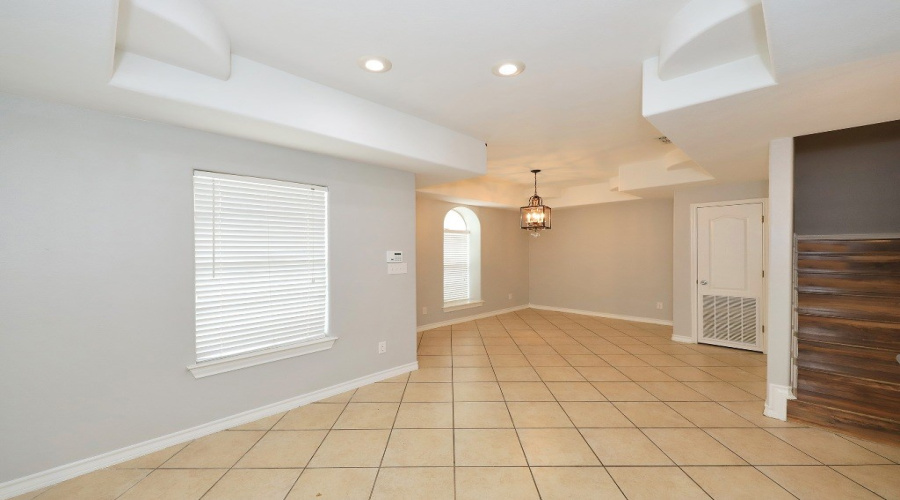 1000 Ranchway Dr, Laredo, Texas 78045, 3 Bedrooms Bedrooms, 7 Rooms Rooms,3 BathroomsBathrooms,Residential,For Sale,1000 Ranchway Dr,20261655