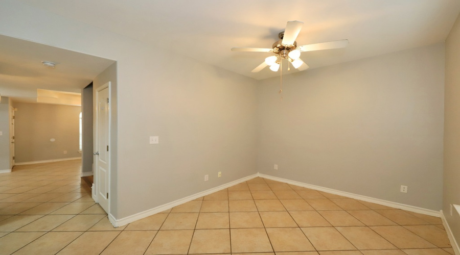 1000 Ranchway Dr, Laredo, Texas 78045, 3 Bedrooms Bedrooms, 7 Rooms Rooms,3 BathroomsBathrooms,Residential,For Sale,1000 Ranchway Dr,20261655