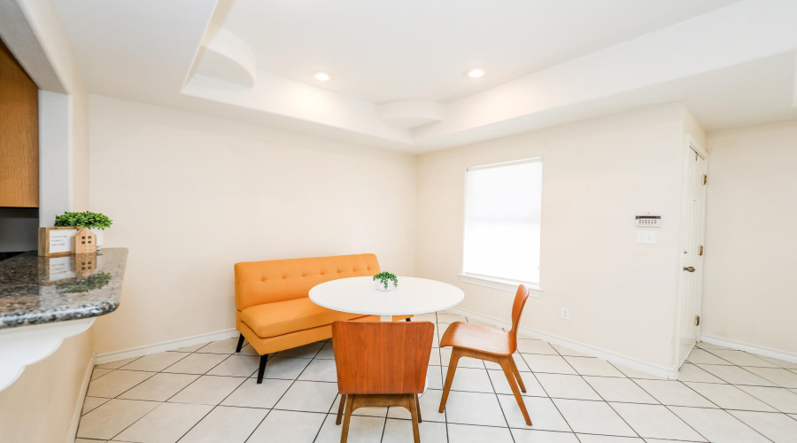 1000 Ranchway Dr, Laredo, Texas 78045, 3 Bedrooms Bedrooms, 7 Rooms Rooms,3 BathroomsBathrooms,Residential,For Sale,1000 Ranchway Dr,20261656