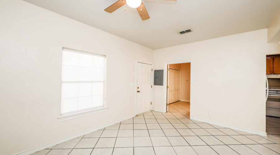 1000 Ranchway Dr, Laredo, Texas 78045, 3 Bedrooms Bedrooms, 7 Rooms Rooms,3 BathroomsBathrooms,Residential,For Sale,1000 Ranchway Dr,20261656