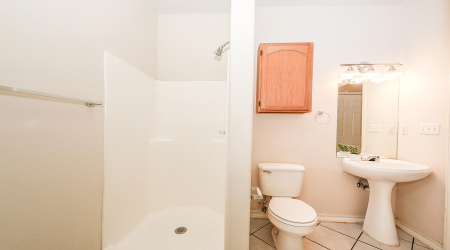 1000 Ranchway Dr, Laredo, Texas 78045, 3 Bedrooms Bedrooms, 7 Rooms Rooms,3 BathroomsBathrooms,Residential,For Sale,1000 Ranchway Dr,20261656