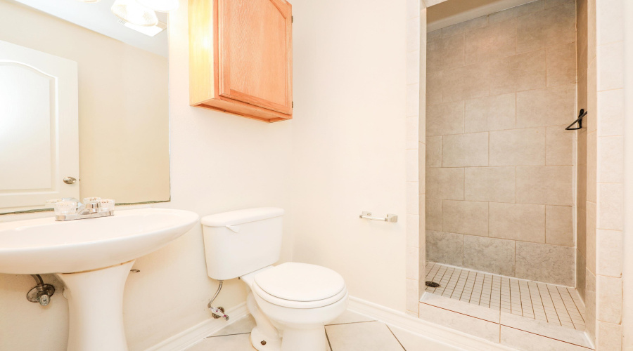 1000 Ranchway Dr, Laredo, Texas 78045, 3 Bedrooms Bedrooms, 7 Rooms Rooms,3 BathroomsBathrooms,Residential,For Sale,1000 Ranchway Dr,20261656