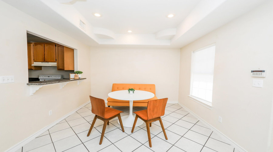 1000 Ranchway Dr, Laredo, Texas 78045, 3 Bedrooms Bedrooms, 7 Rooms Rooms,3 BathroomsBathrooms,Residential,For Sale,1000 Ranchway Dr,20261656