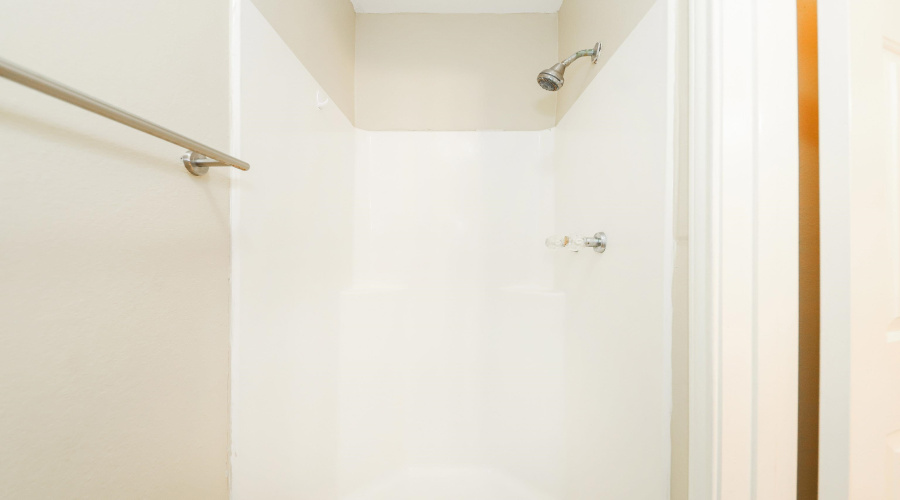 8911 McPherson Rd, Laredo, Texas 78045, 3 Bedrooms Bedrooms, 6 Rooms Rooms,3 BathroomsBathrooms,Residential,For Sale,8911 McPherson Rd,20261657