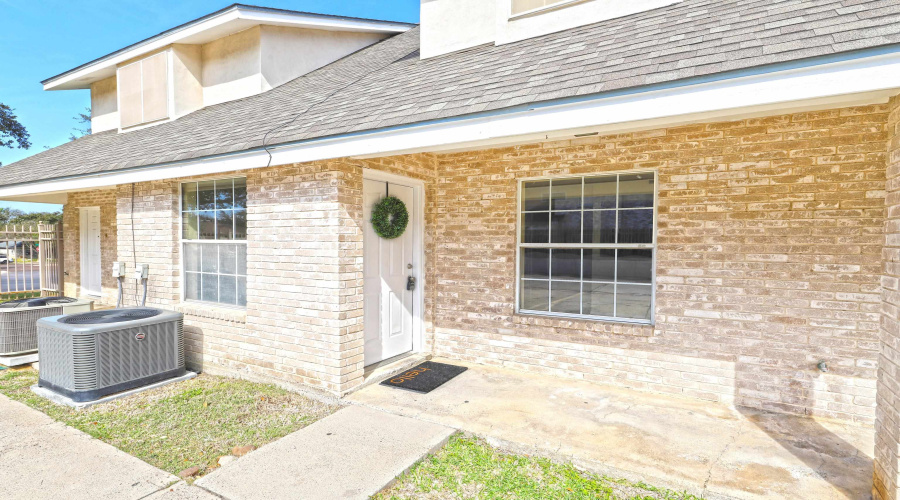 8911 McPherson Rd, Laredo, Texas 78045, 3 Bedrooms Bedrooms, 6 Rooms Rooms,3 BathroomsBathrooms,Residential,For Sale,8911 McPherson Rd,20261657