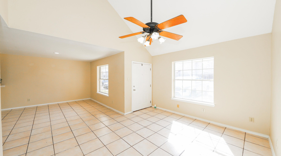 8911 McPherson Rd, Laredo, Texas 78045, 3 Bedrooms Bedrooms, 6 Rooms Rooms,3 BathroomsBathrooms,Residential,For Sale,8911 McPherson Rd,20261657