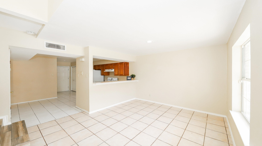 8911 McPherson Rd, Laredo, Texas 78045, 3 Bedrooms Bedrooms, 6 Rooms Rooms,3 BathroomsBathrooms,Residential,For Sale,8911 McPherson Rd,20261657