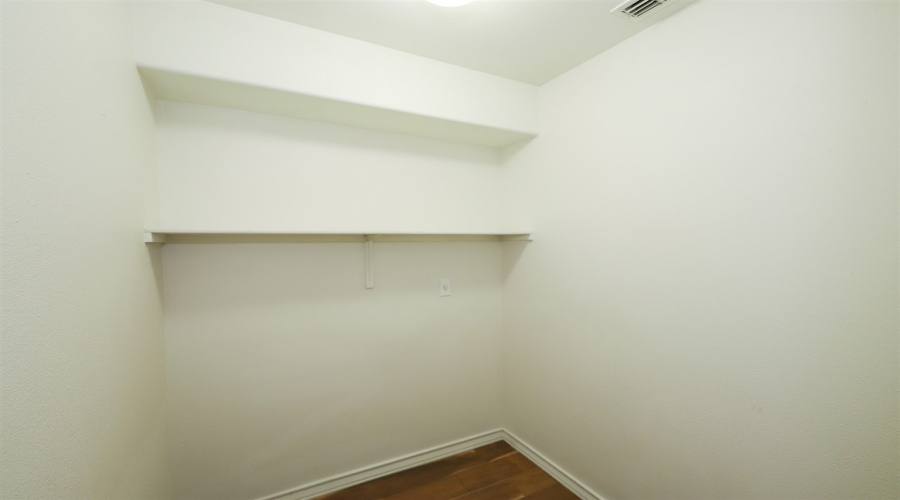 618 Ovenbird Thicket Dr, Laredo, Texas 78045, 3 Bedrooms Bedrooms, 6 Rooms Rooms,2 BathroomsBathrooms,Residential,For Sale,618 Ovenbird Thicket Dr,20261659