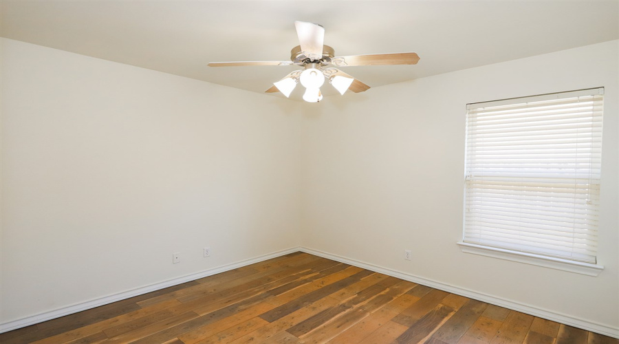 618 Ovenbird Thicket Dr, Laredo, Texas 78045, 3 Bedrooms Bedrooms, 6 Rooms Rooms,2 BathroomsBathrooms,Residential,For Sale,618 Ovenbird Thicket Dr,20261659