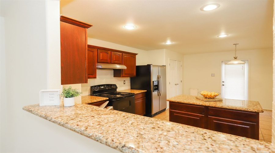 618 Ovenbird Thicket Dr, Laredo, Texas 78045, 3 Bedrooms Bedrooms, 6 Rooms Rooms,2 BathroomsBathrooms,Residential,For Sale,618 Ovenbird Thicket Dr,20261659