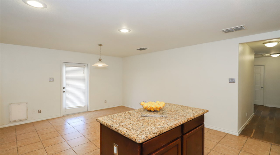 618 Ovenbird Thicket Dr, Laredo, Texas 78045, 3 Bedrooms Bedrooms, 6 Rooms Rooms,2 BathroomsBathrooms,Residential,For Sale,618 Ovenbird Thicket Dr,20261659