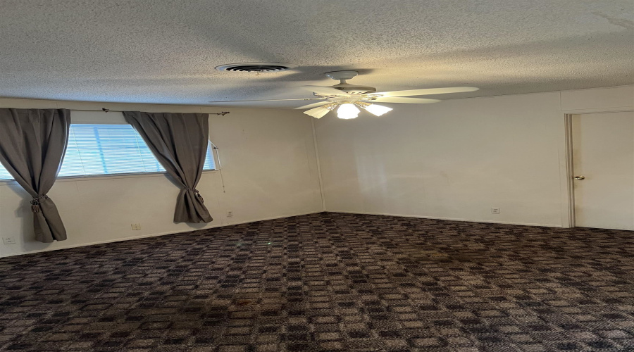 1105 Andrew Ave, Laredo, Texas 78045, 3 Bedrooms Bedrooms, 5 Rooms Rooms,2 BathroomsBathrooms,Residential,For Sale,1105 Andrew Ave,20261662