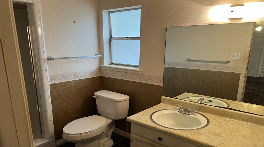 1105 Andrew Ave, Laredo, Texas 78045, 3 Bedrooms Bedrooms, 5 Rooms Rooms,2 BathroomsBathrooms,Residential,For Sale,1105 Andrew Ave,20261662