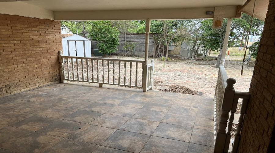 1105 Andrew Ave, Laredo, Texas 78045, 3 Bedrooms Bedrooms, 5 Rooms Rooms,2 BathroomsBathrooms,Residential,For Sale,1105 Andrew Ave,20261662