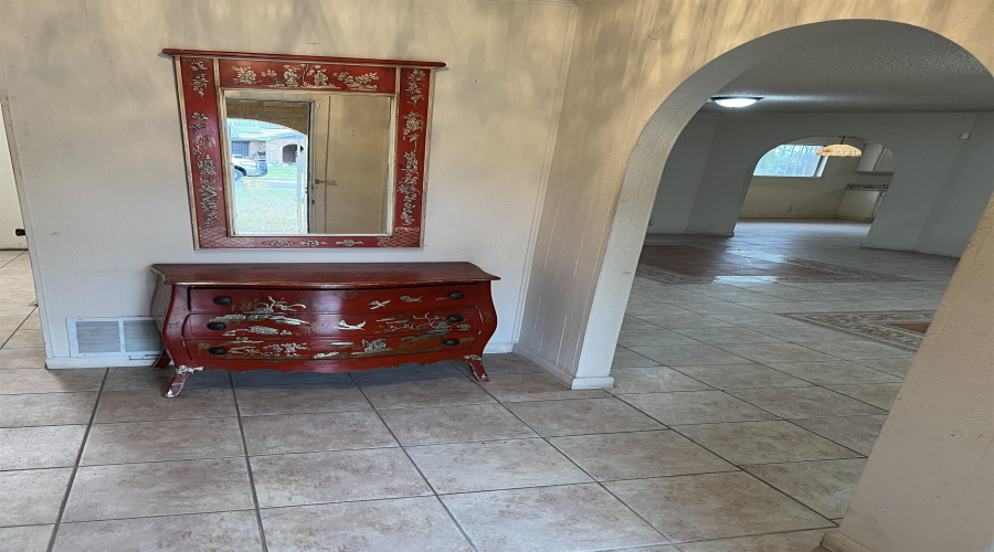 1105 Andrew Ave, Laredo, Texas 78045, 3 Bedrooms Bedrooms, 5 Rooms Rooms,2 BathroomsBathrooms,Residential,For Sale,1105 Andrew Ave,20261662