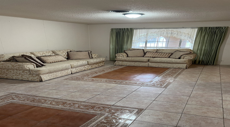 1105 Andrew Ave, Laredo, Texas 78045, 3 Bedrooms Bedrooms, 5 Rooms Rooms,2 BathroomsBathrooms,Residential,For Sale,1105 Andrew Ave,20261662