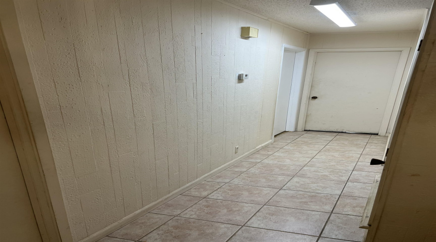 1105 Andrew Ave, Laredo, Texas 78045, 3 Bedrooms Bedrooms, 5 Rooms Rooms,2 BathroomsBathrooms,Residential,For Sale,1105 Andrew Ave,20261662