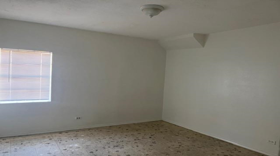 1804 Madison St, Laredo, Texas 78040, 3 Bedrooms Bedrooms, 5 Rooms Rooms,2 BathroomsBathrooms,Residential,For Rent,1804 Madison St,20261663