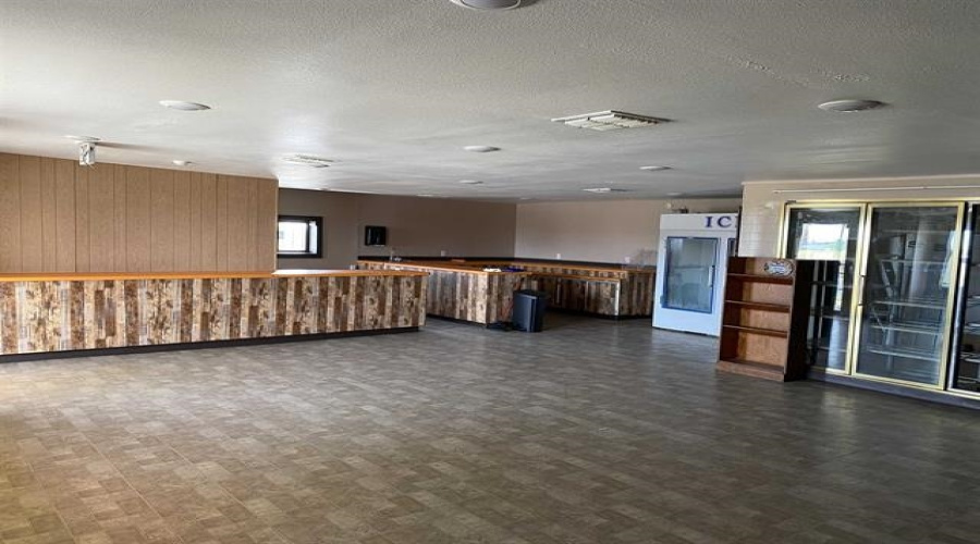 150 S U.S. Hwy 83, Zapata, Texas 78076, 1 Room Rooms,2 BathroomsBathrooms,Commercial retail/office,For Sale,150 S U.S. Hwy 83,20261667