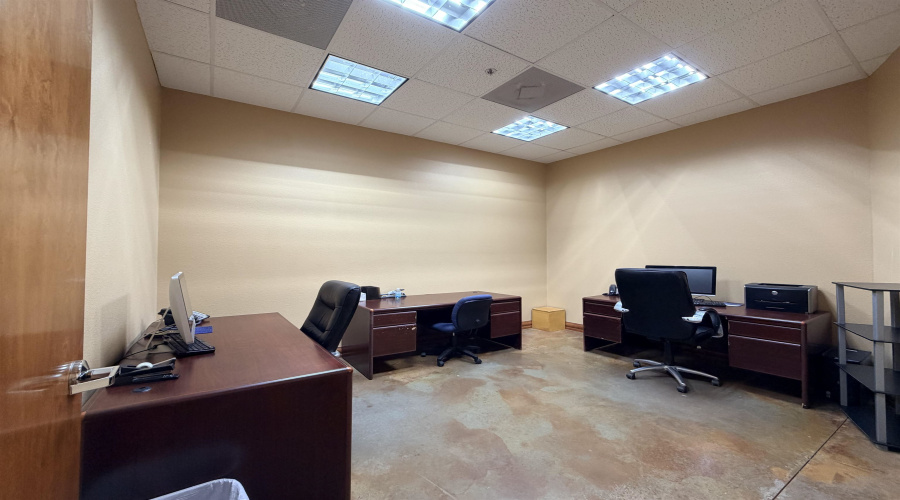 1605 E Del Mar Blvd, Laredo, Texas 78041, 1 Room Rooms,1 BathroomBathrooms,Commercial retail/office,For Rent,1605 E Del Mar Blvd,20261670